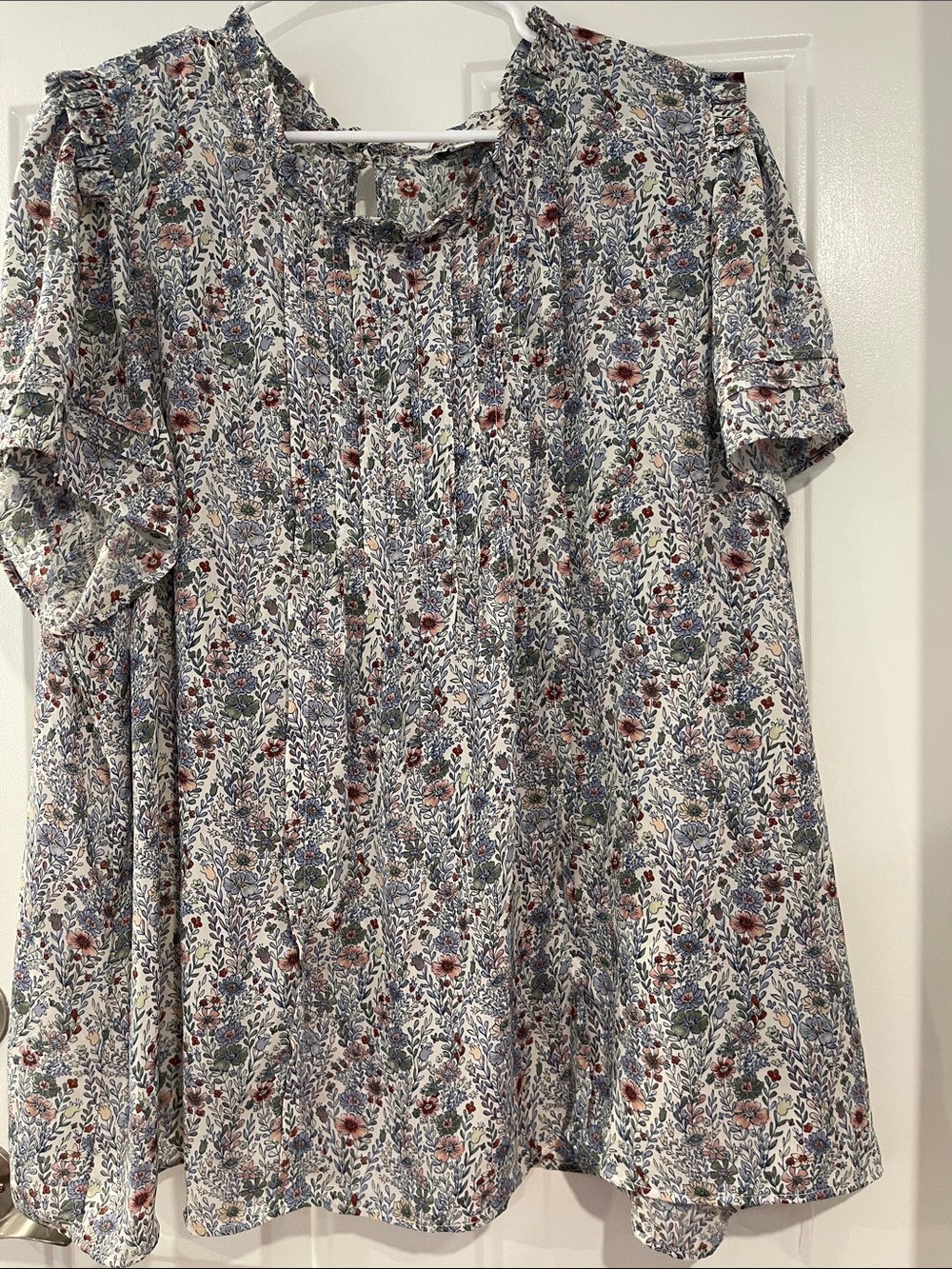Rose & Olive White Floral Short-Sleeve Tunic with Blue and Rust Accents